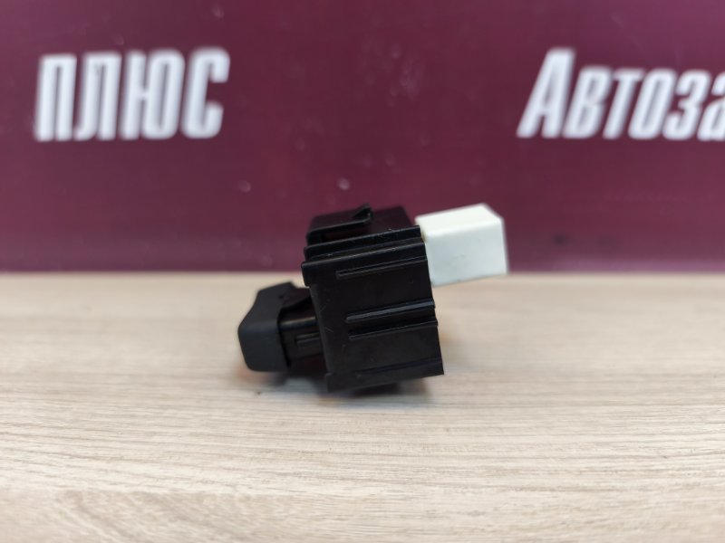 Кнопка центрального замка