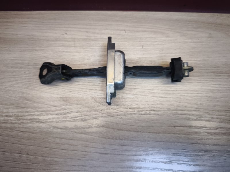 Ограничитель двери