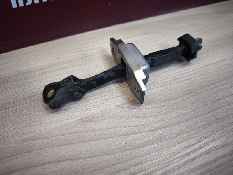 Ограничитель двери