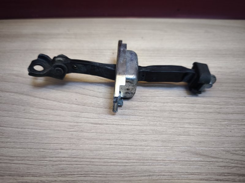 Ограничитель двери