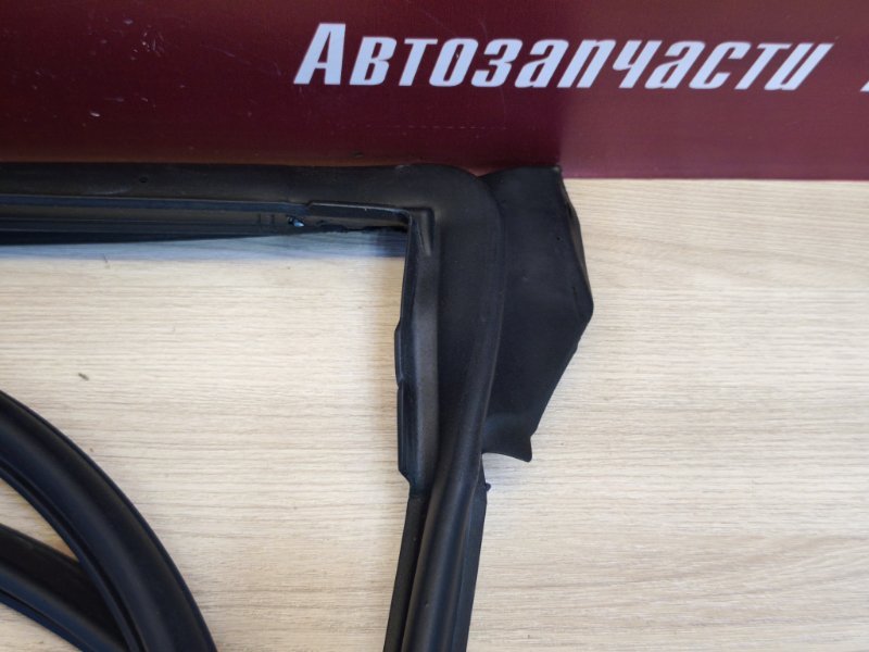 Уплотнитель двери