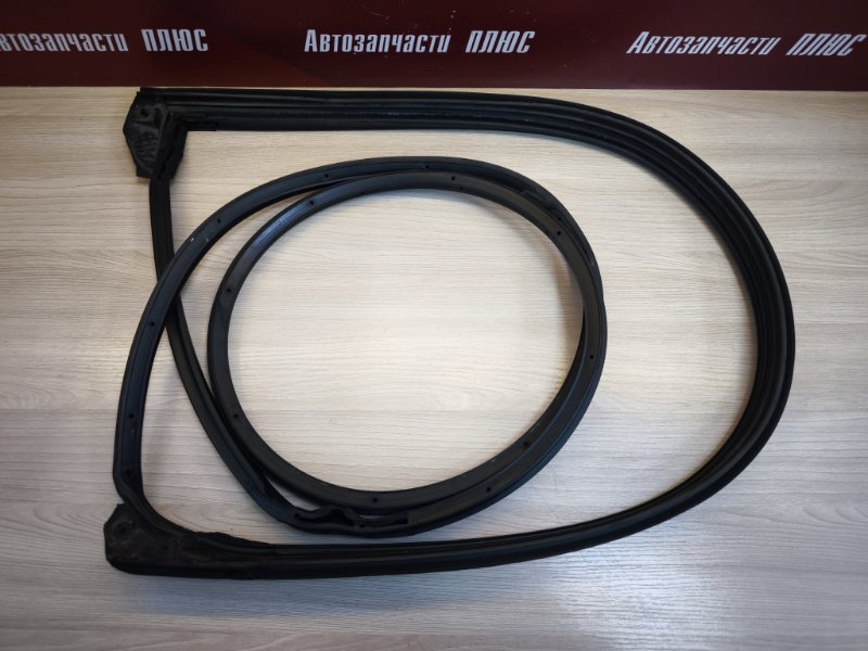 Уплотнитель двери