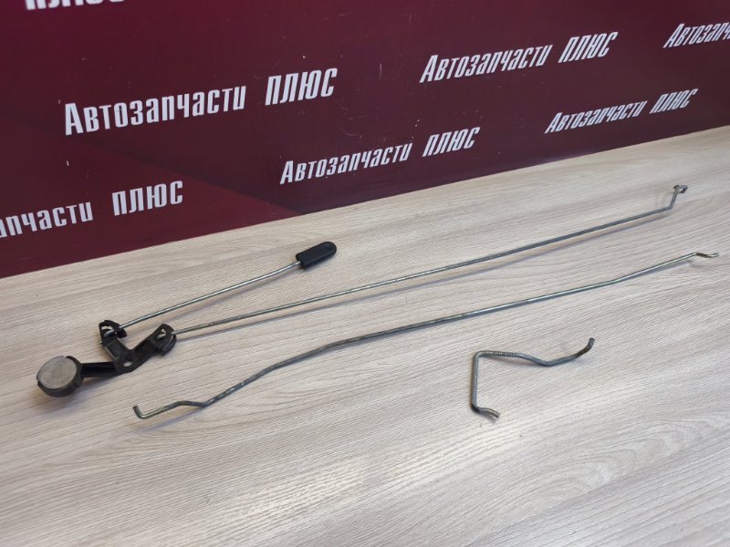 Тяга замка двери