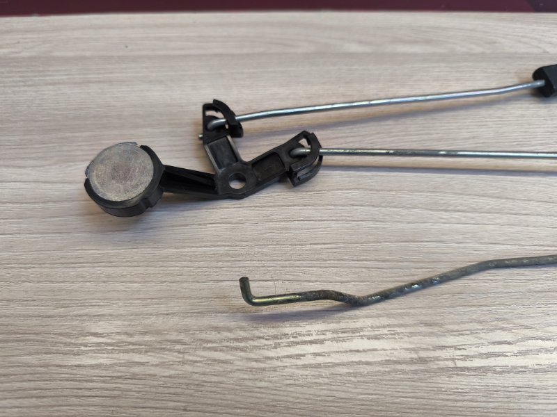 Тяга замка двери