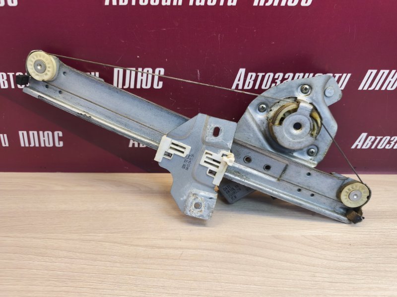 Стеклоподъемник    двери