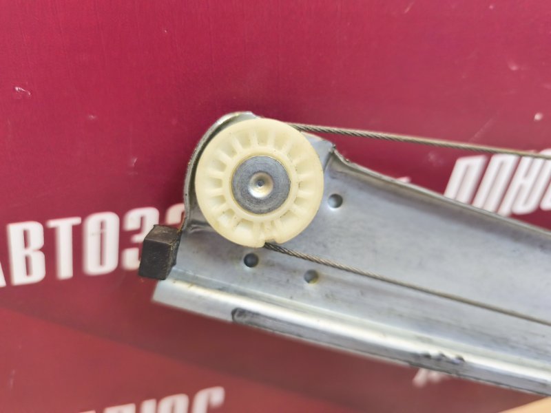 Стеклоподъемник    двери