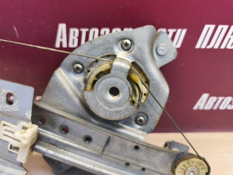 Стеклоподъемник    двери