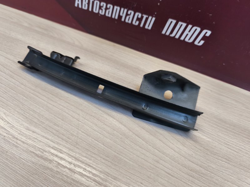 Направляющая стекла двери