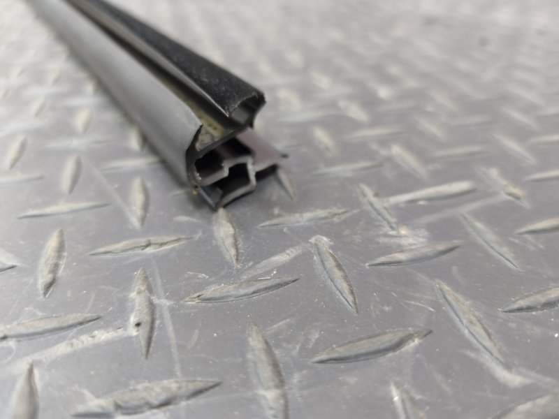 Уплотнитель стекла двери внутренний