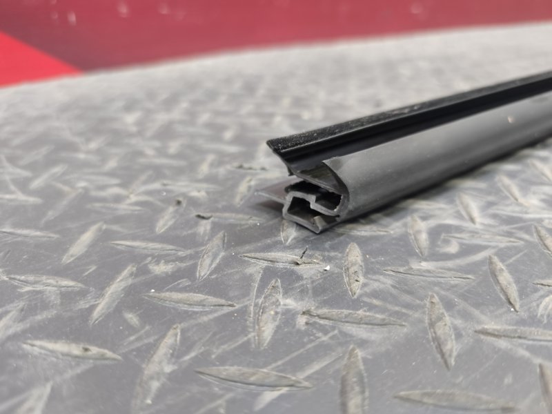 Уплотнитель стекла двери внутренний