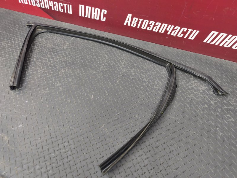 Уплотнитель рамки двери