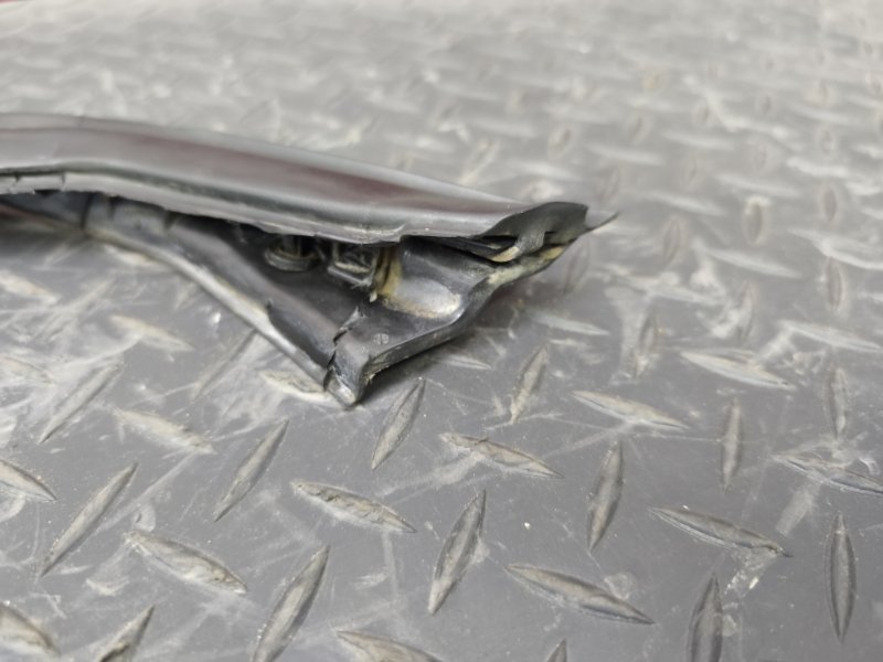 Уплотнитель рамки двери