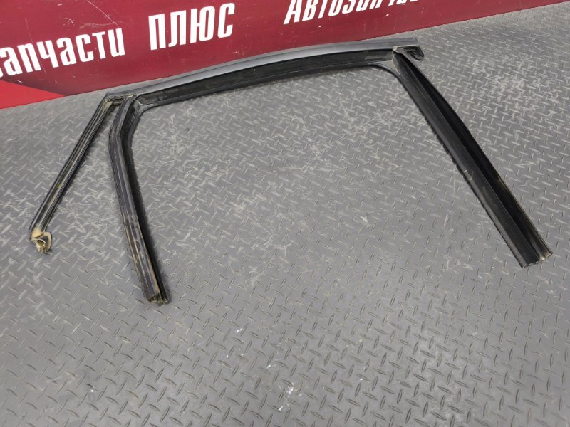 Уплотнитель рамки двери