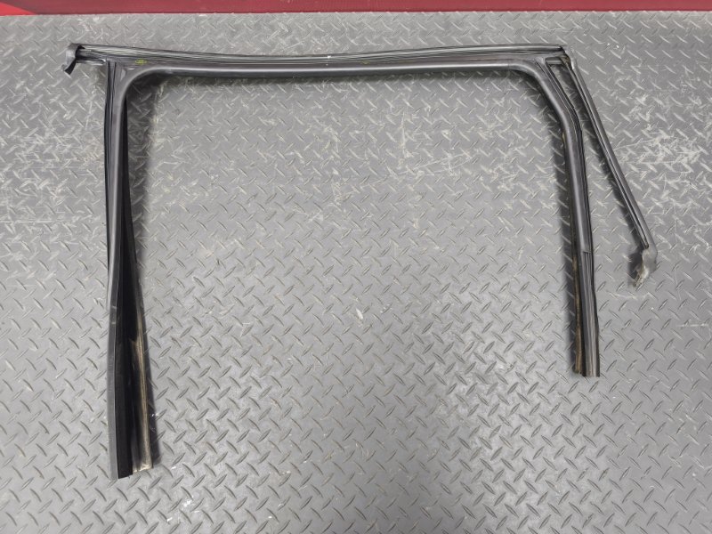 Уплотнитель рамки двери