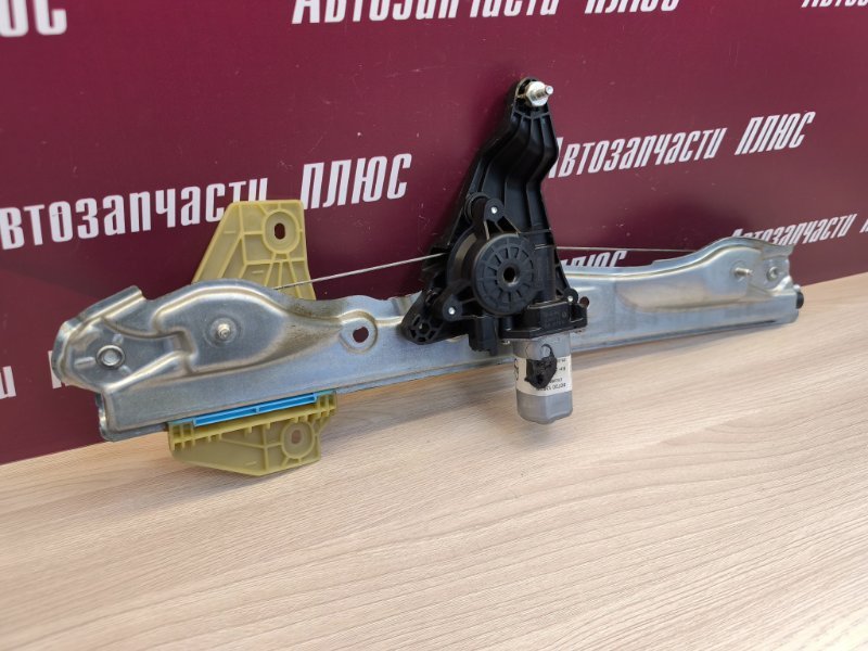 Стеклоподъемник    двери