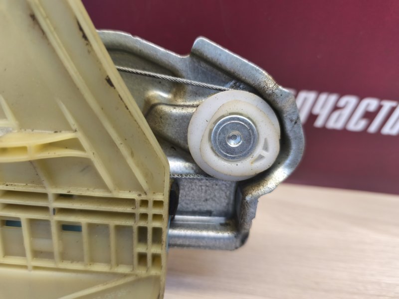 Стеклоподъемник    двери