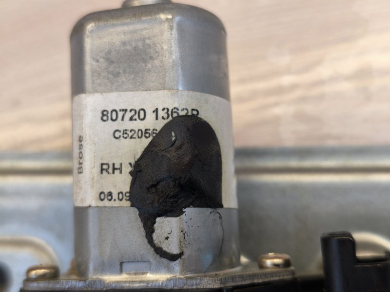 Стеклоподъемник    двери