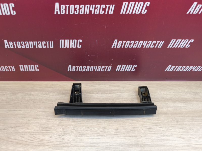 Направляющая стекла     двери