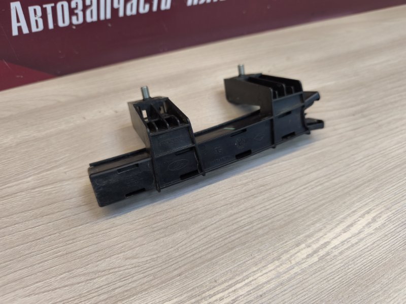 Направляющая стекла     двери