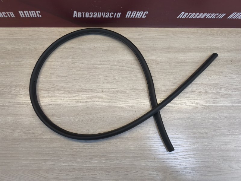 Уплотнительная резинка боковой двери