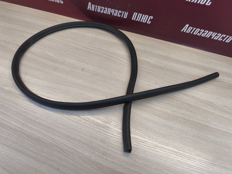 Уплотнительная резинка боковой двери