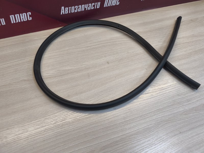 Уплотнительная резинка боковой двери