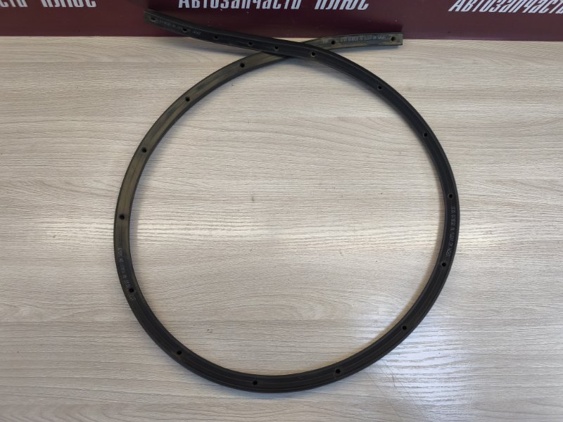 Уплотнительная резинка боковой двери