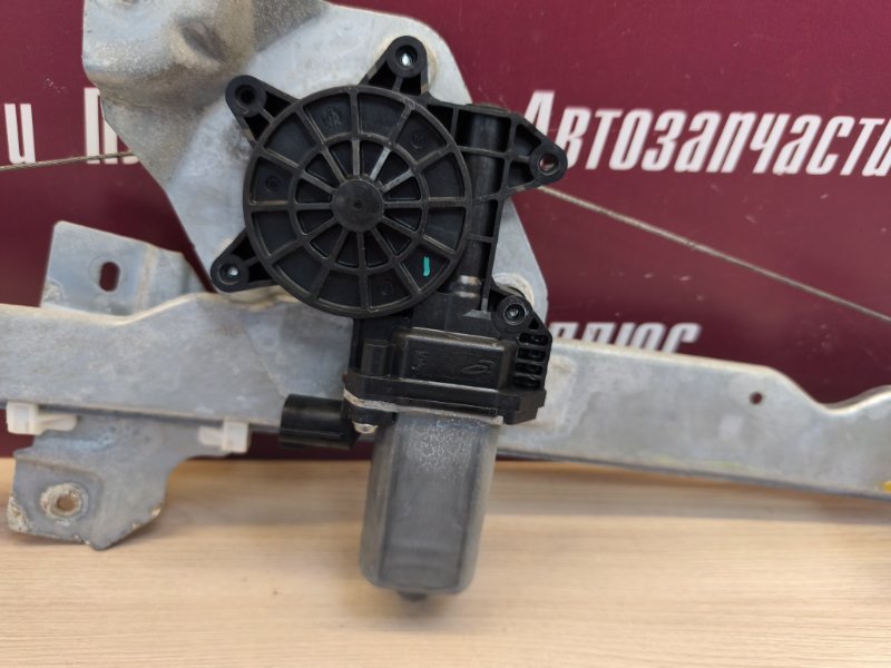 Стеклоподъемник    двери