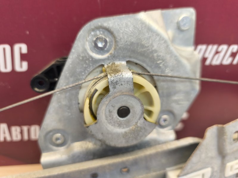 Стеклоподъемник    двери