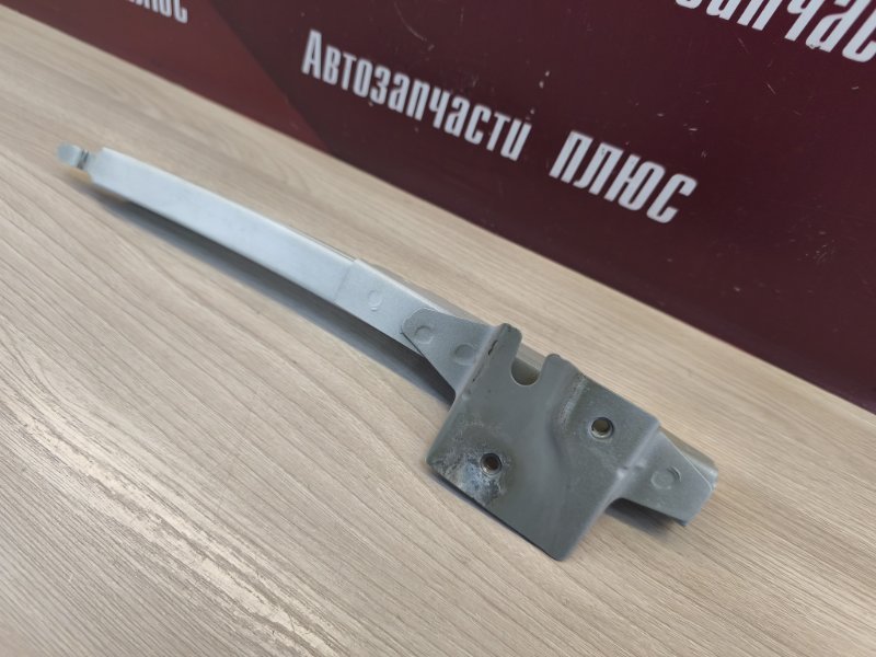 Направляющая стекла     двери