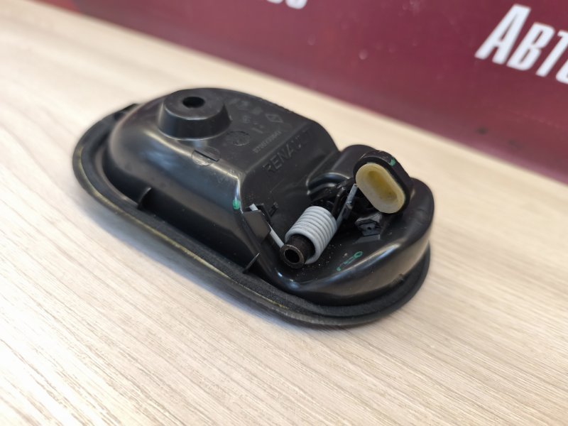 внутренняя ручка двери