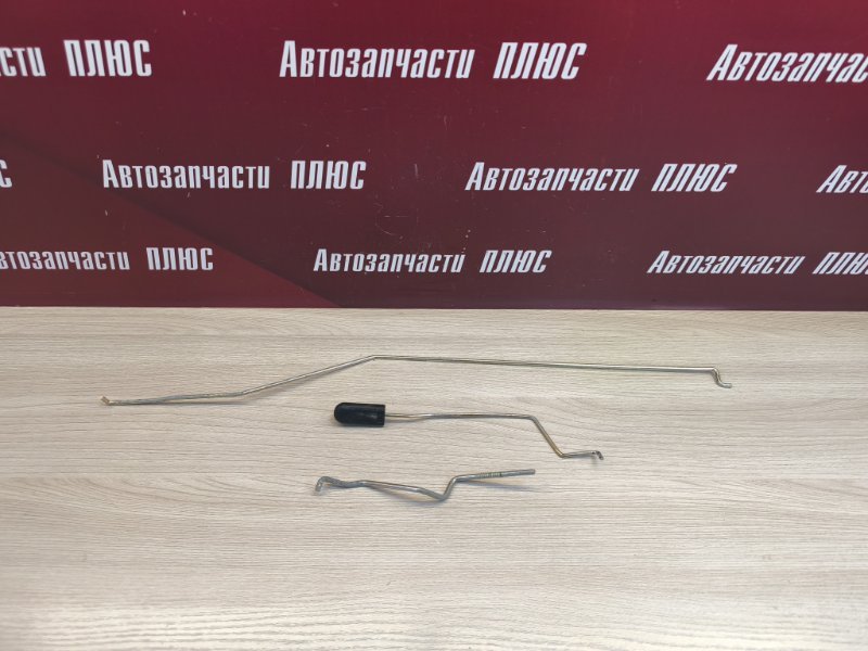 Тяга замка двери