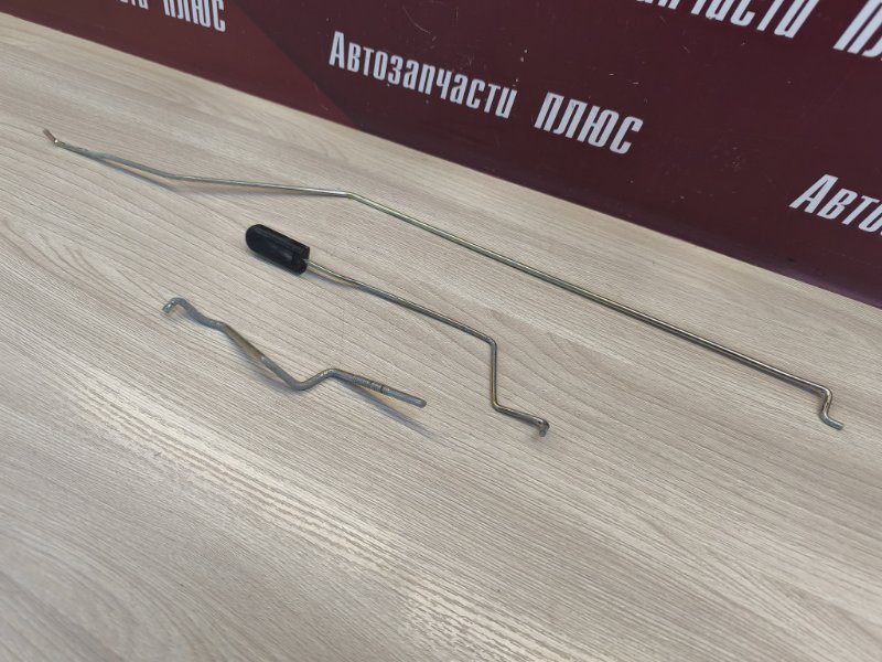 Тяга замка двери