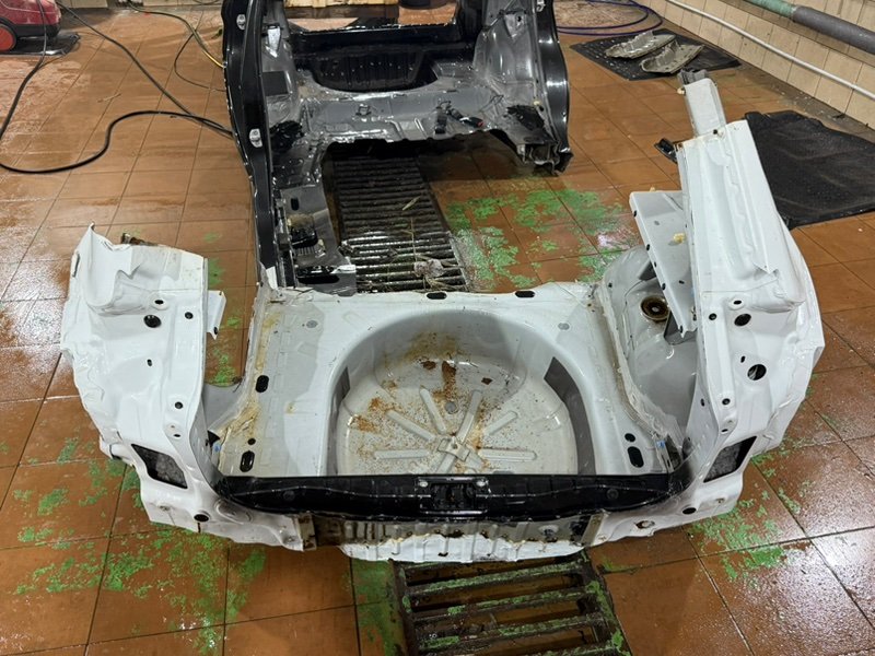 Ниша запасного колеса