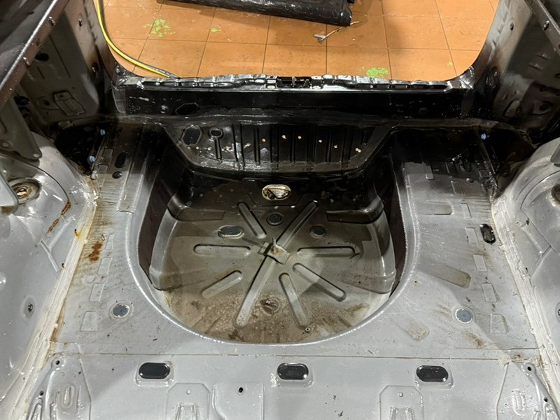 Ниша запасного колеса