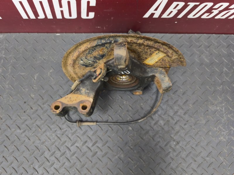 Кулак поворотный