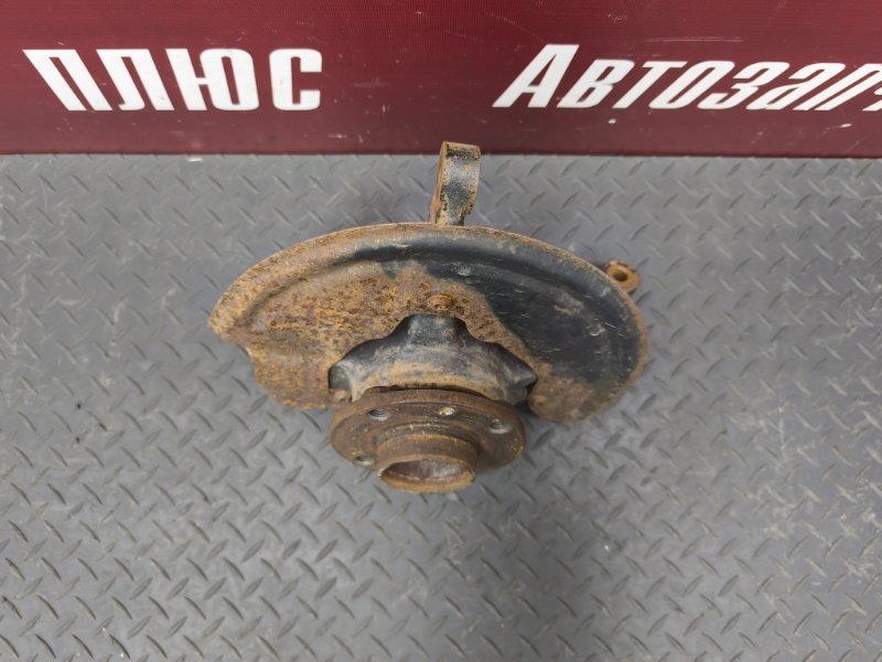 Кулак поворотный