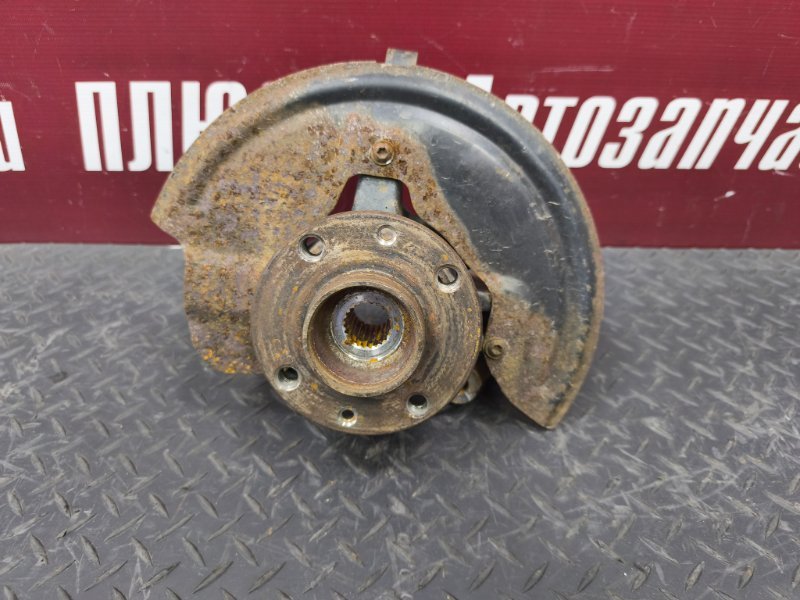 Кулак поворотный