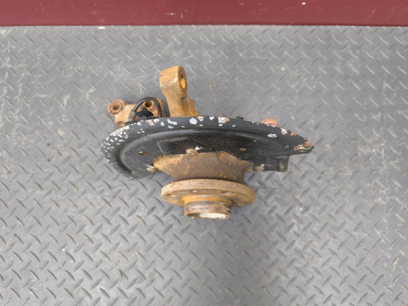 Кулак поворотный