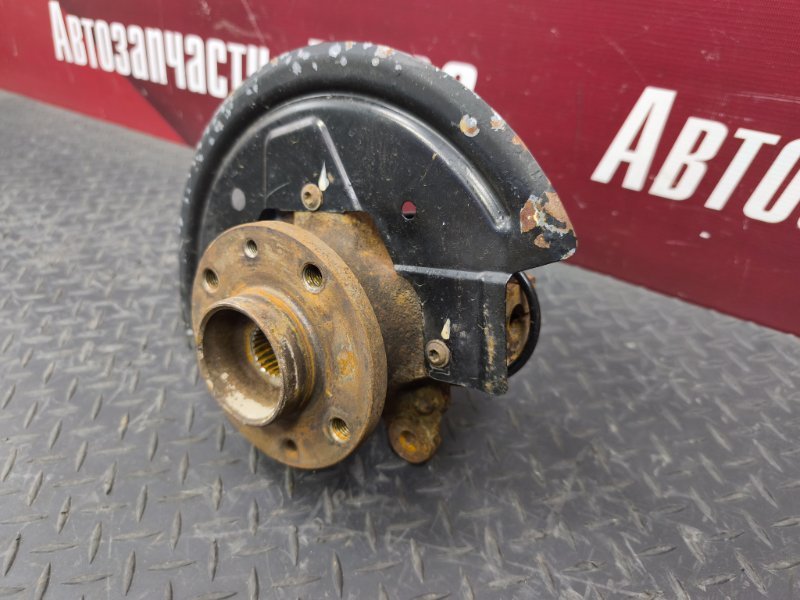 Кулак поворотный