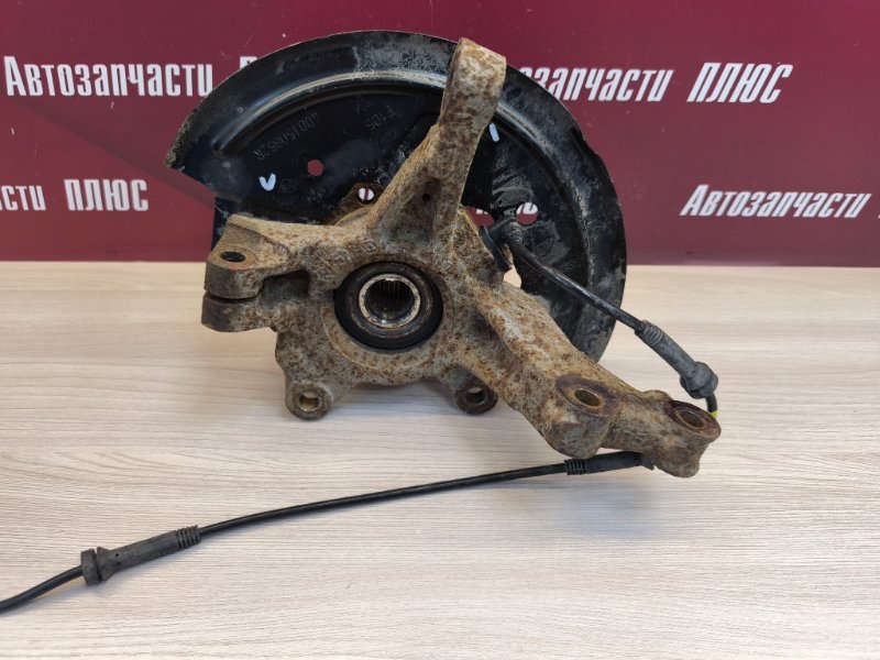 Кулак поворотный