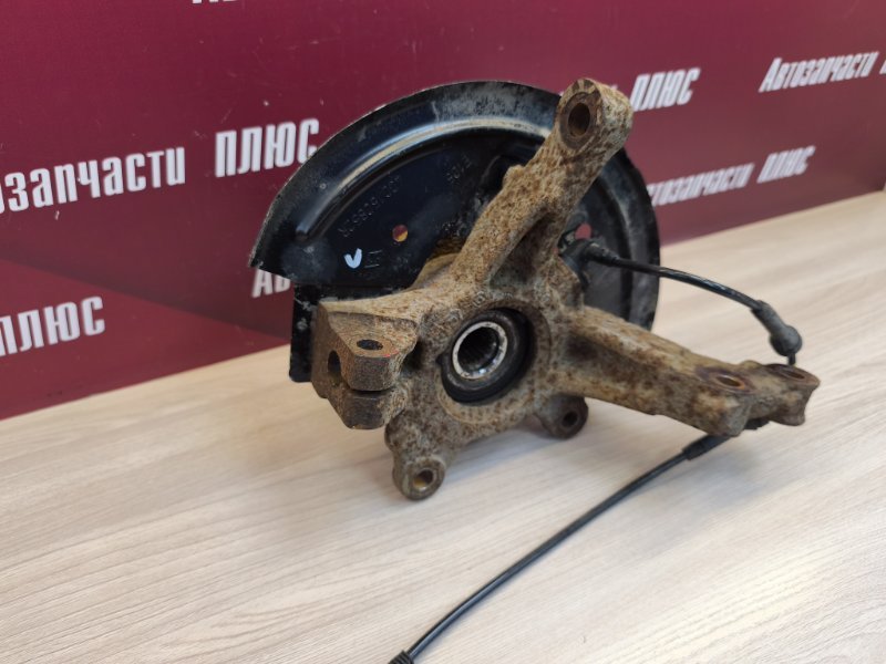 Кулак поворотный