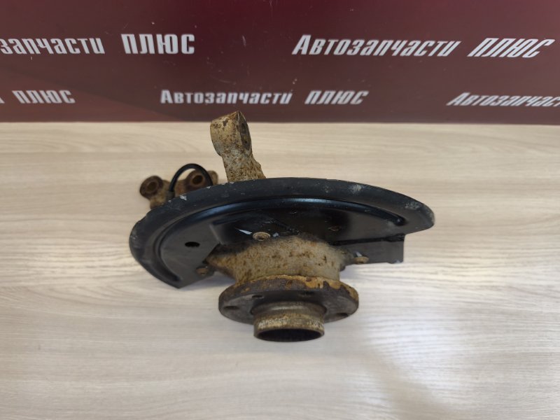 Кулак поворотный