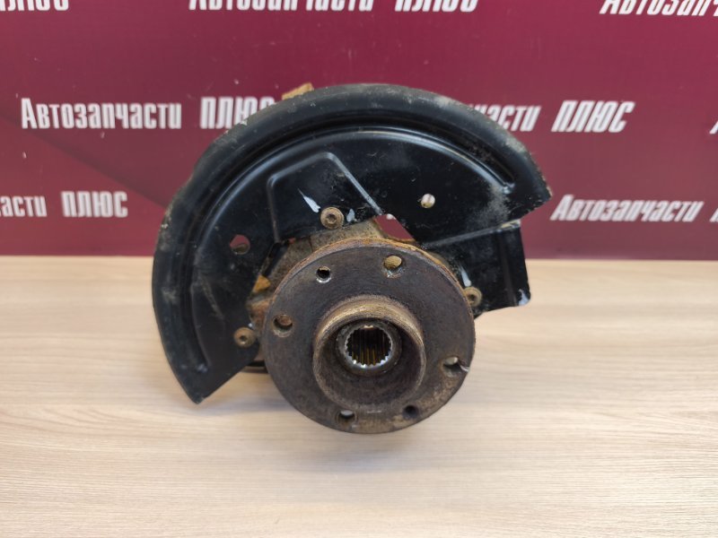 Кулак поворотный