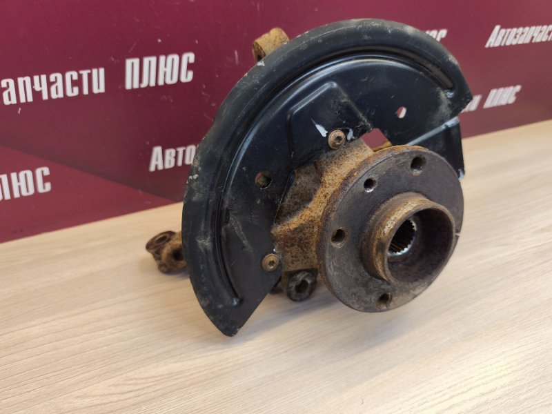 Кулак поворотный