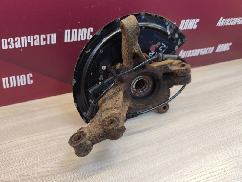 Кулак поворотный