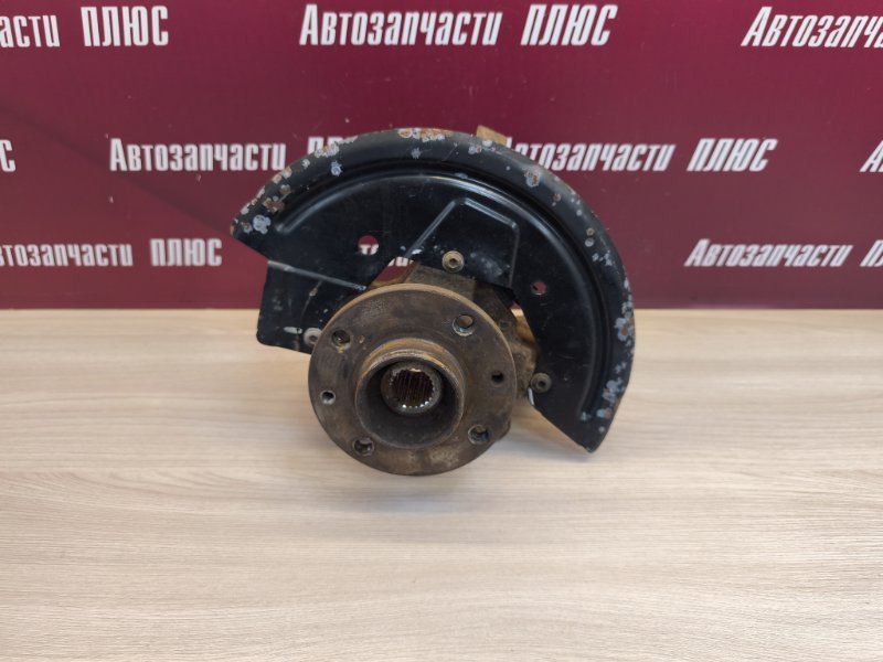 Кулак поворотный