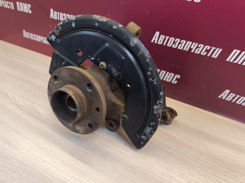 Кулак поворотный