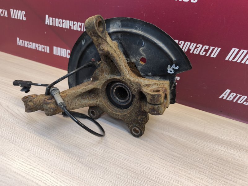 Кулак поворотный