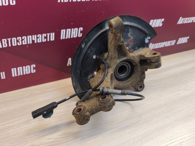 Кулак поворотный